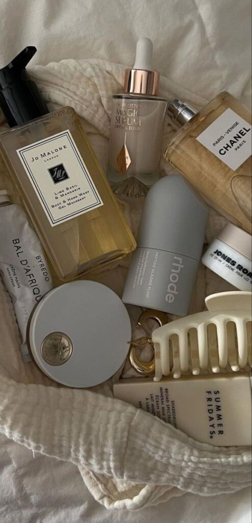 461f503a-99c6-4540-a86c-91c3af82898a Aesthetic flatlay of luxury skincare and beauty products, featuring Jo Malone, Chanel, and more on a soft fabric background. - Handy Home Aesthetic flatlay of luxury skincare and beauty products, featuring Jo Malone, Chanel, and more on a soft fabric background.
